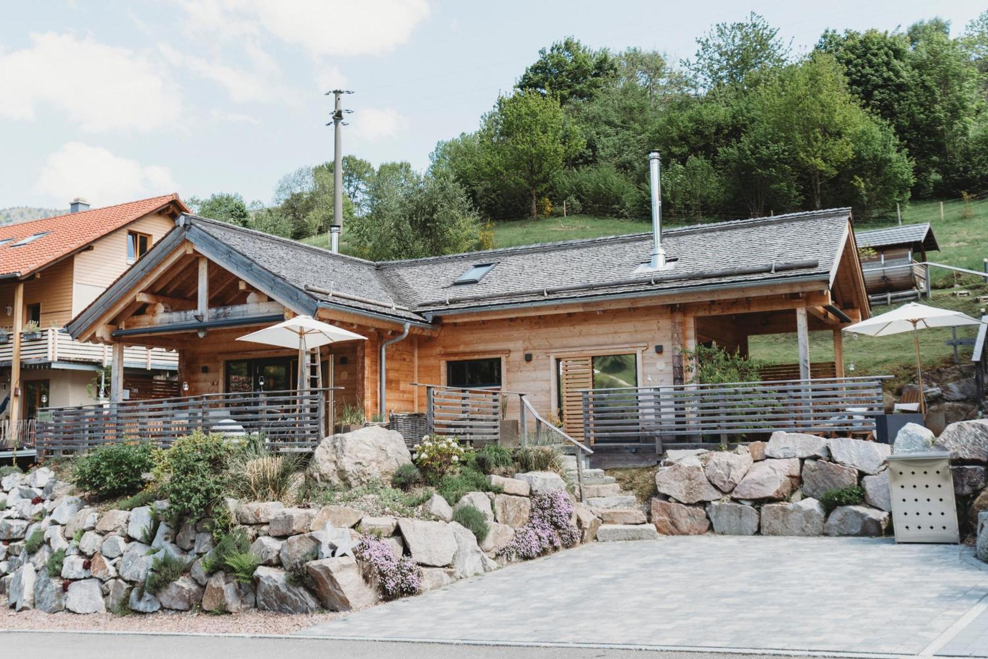 Lieblingsort - Schwarzwald Chalet Lodges Neuenweg المظهر الخارجي الصورة