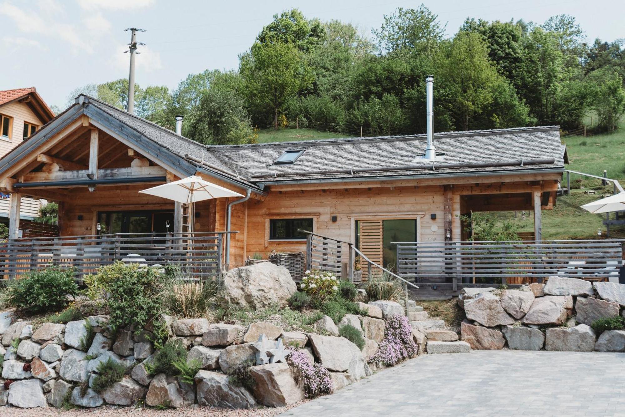 Lieblingsort - Schwarzwald Chalet Lodges Neuenweg المظهر الخارجي الصورة
